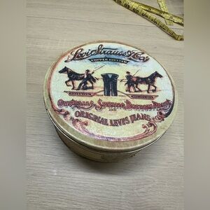 Vintage Levi’s Belt Tin EUC